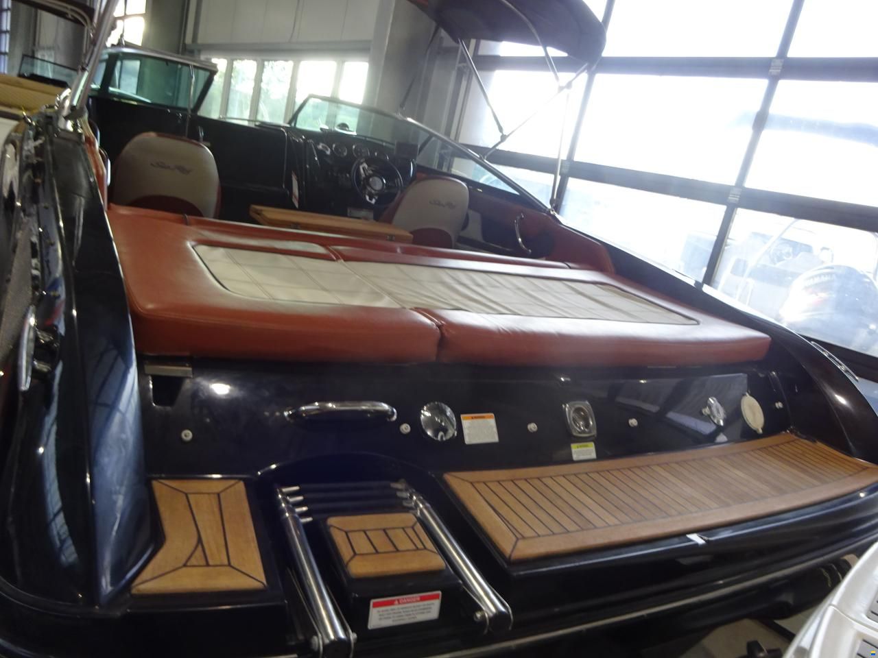 Sea Ray 210 SSE Black Beauty Edition