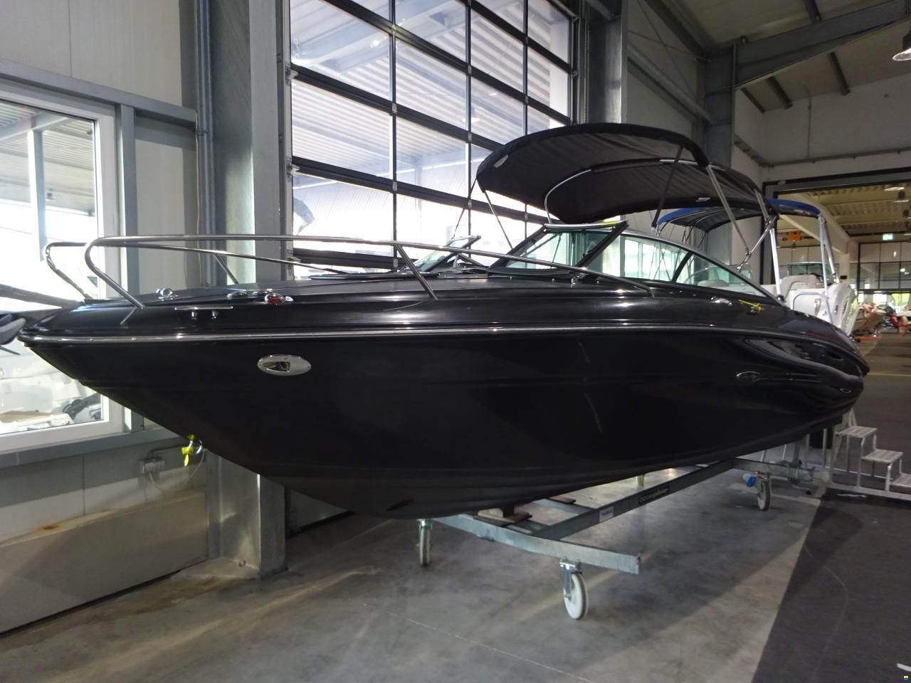 Sea Ray 210 SSE Black Beauty Edition