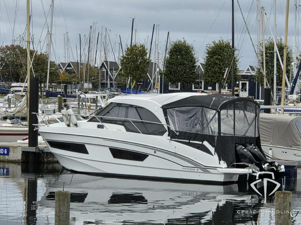 Beneteau Antares 9