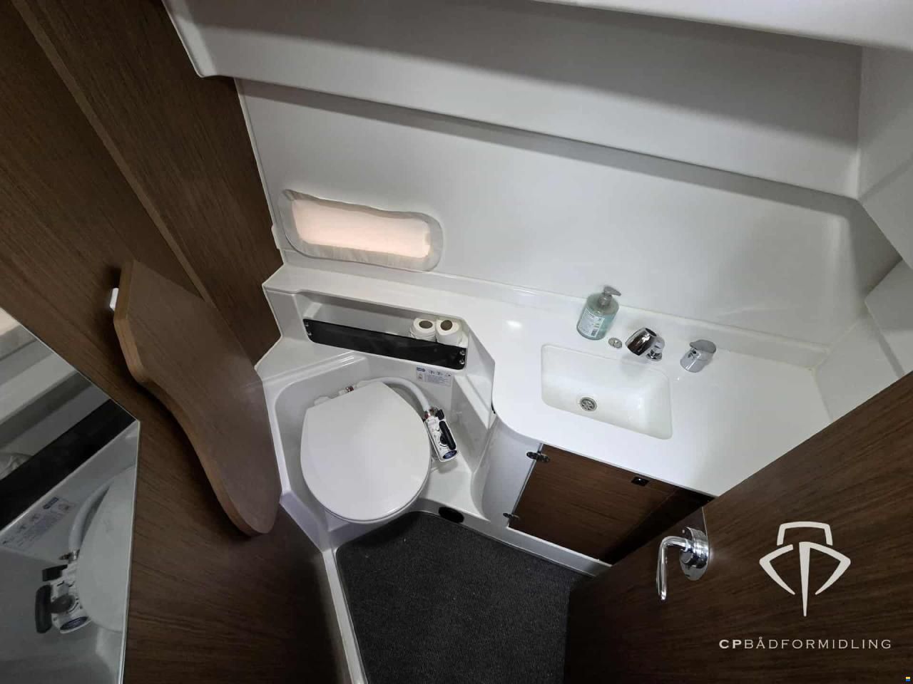 Beneteau Antares 9