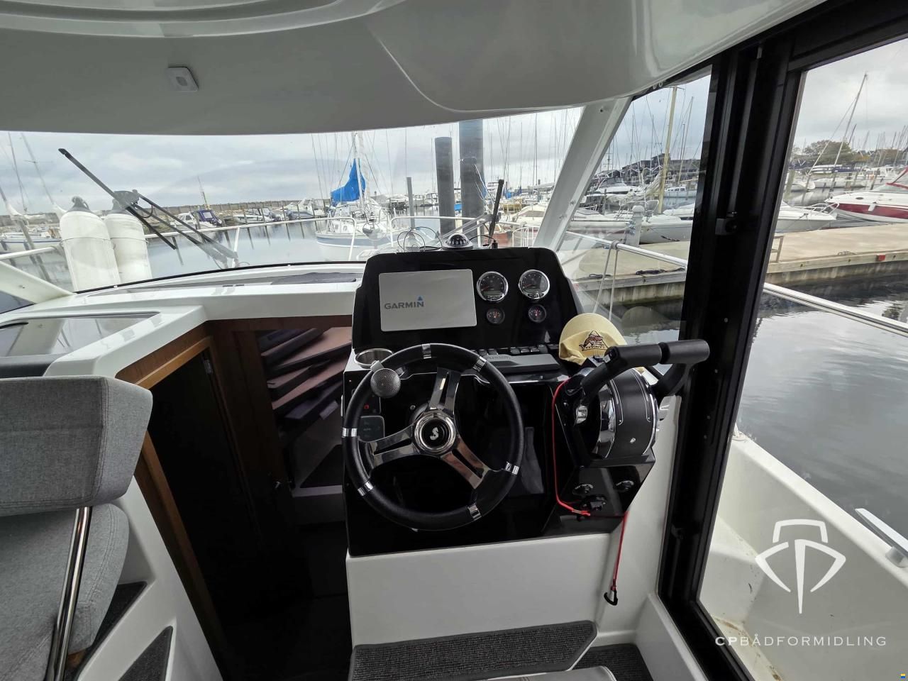 Beneteau Antares 9