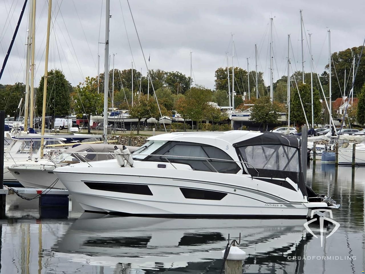Beneteau Antares 9