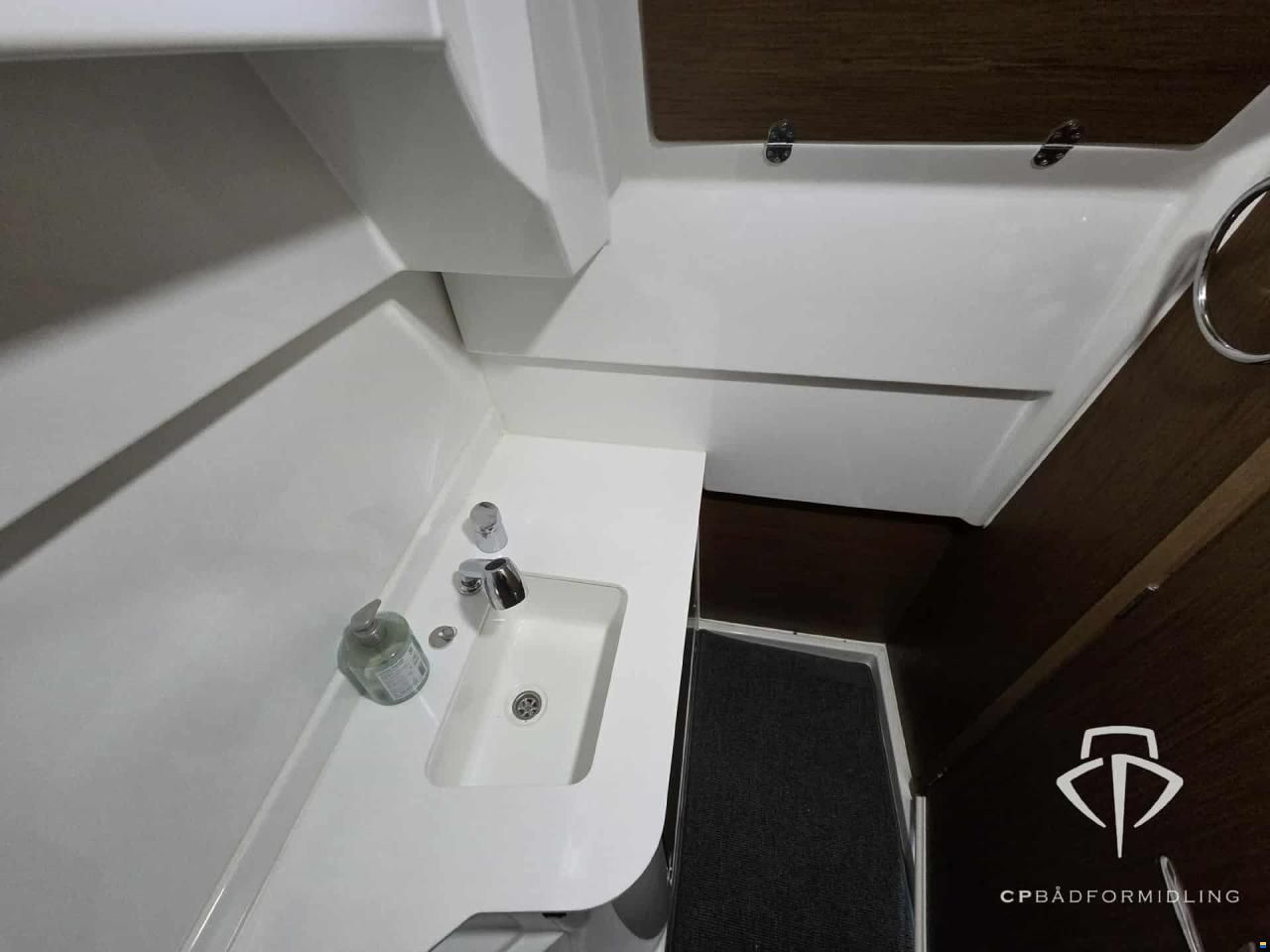 Beneteau Antares 9