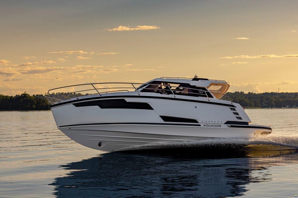 Aquador 300 Hard Top