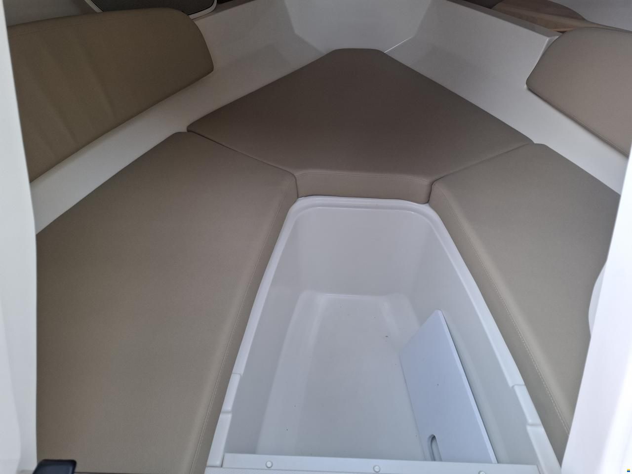 Sea Ray Sunsport 230 SSE