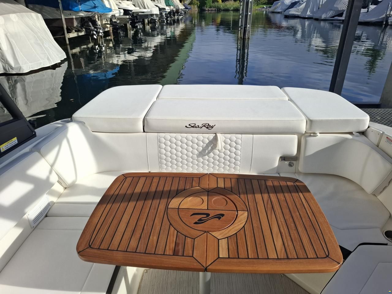 Sea Ray Sunsport 230 SSE