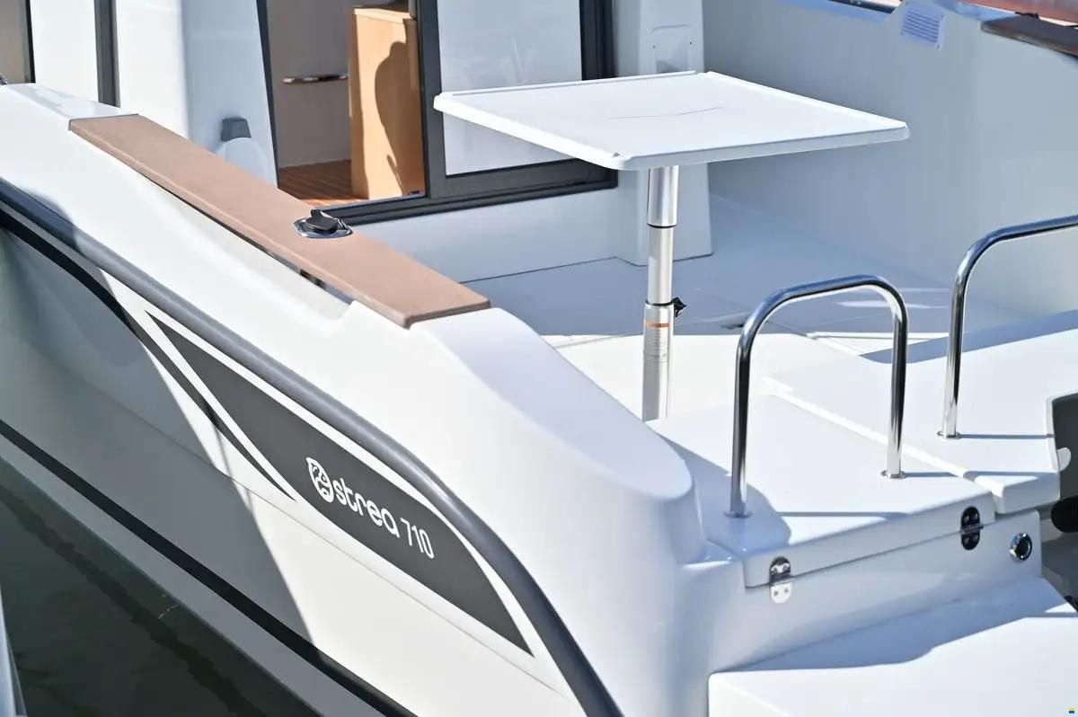 Ocqueteau Ostrea 710 timonera