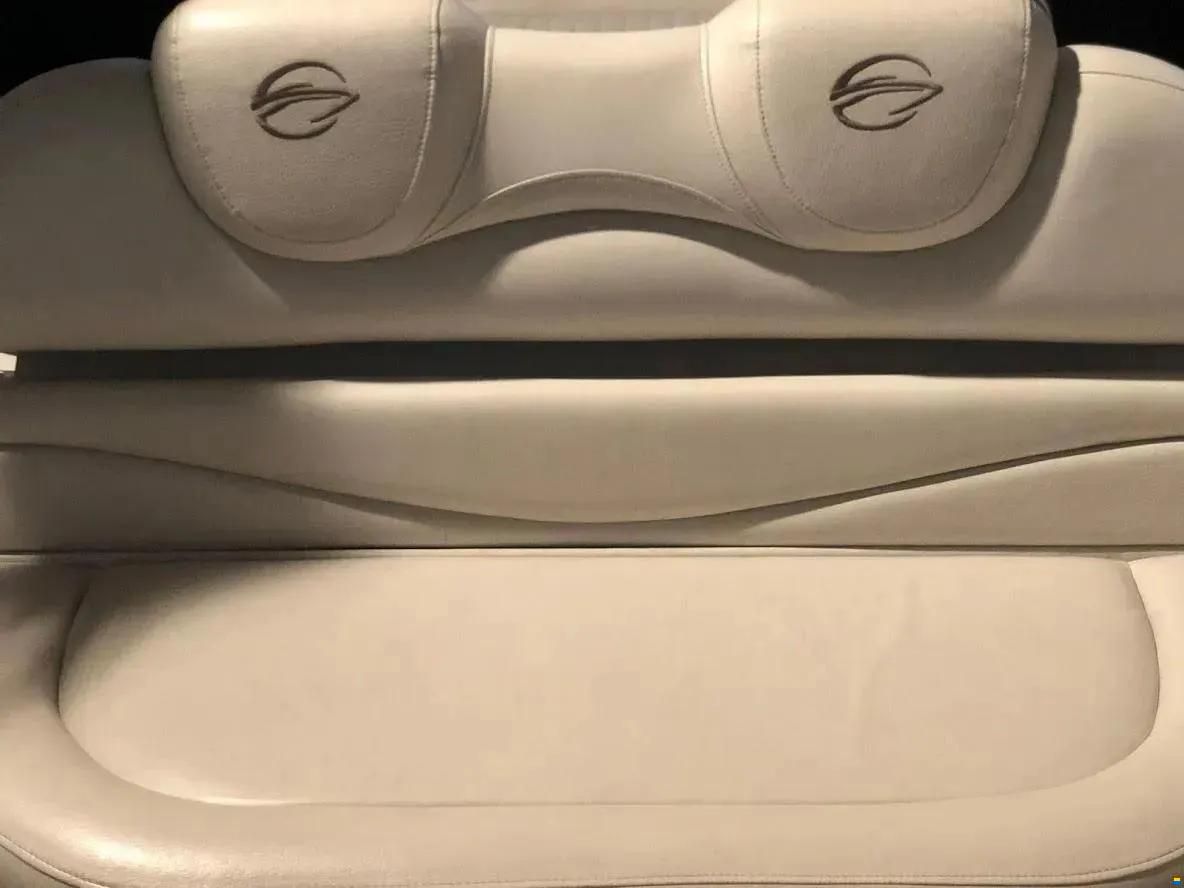 Crownline 26 Day Cruiser