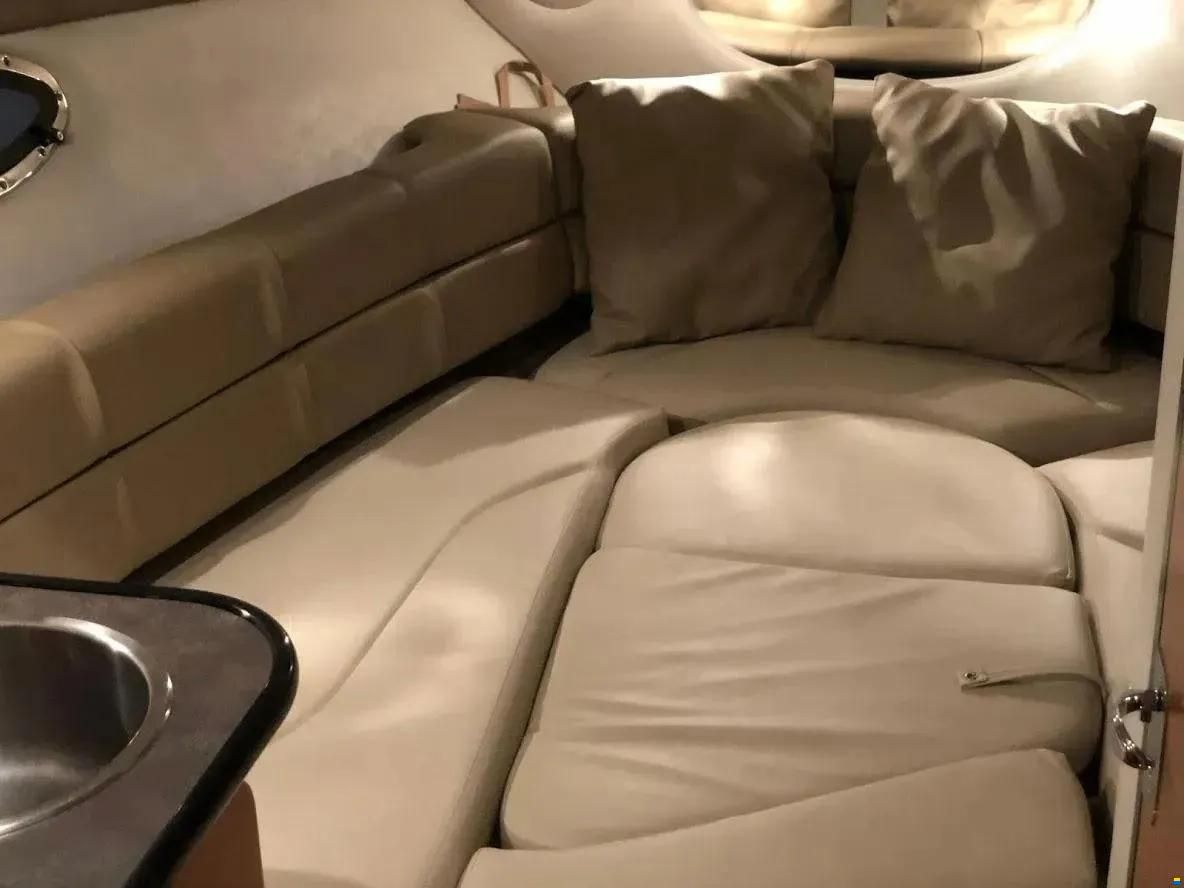 Crownline 26 Day Cruiser