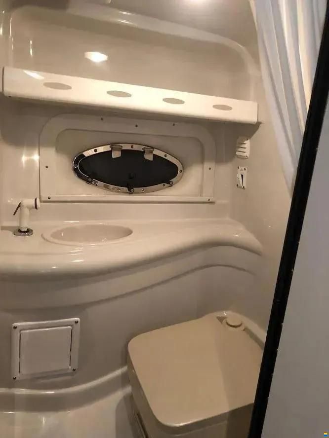 Crownline 26 Day Cruiser