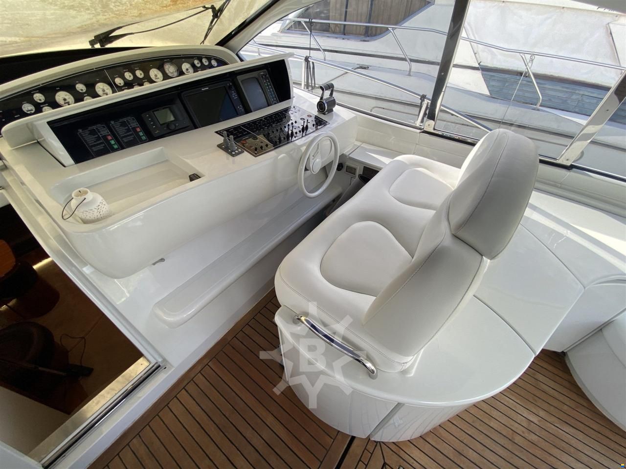 Pershing 54'