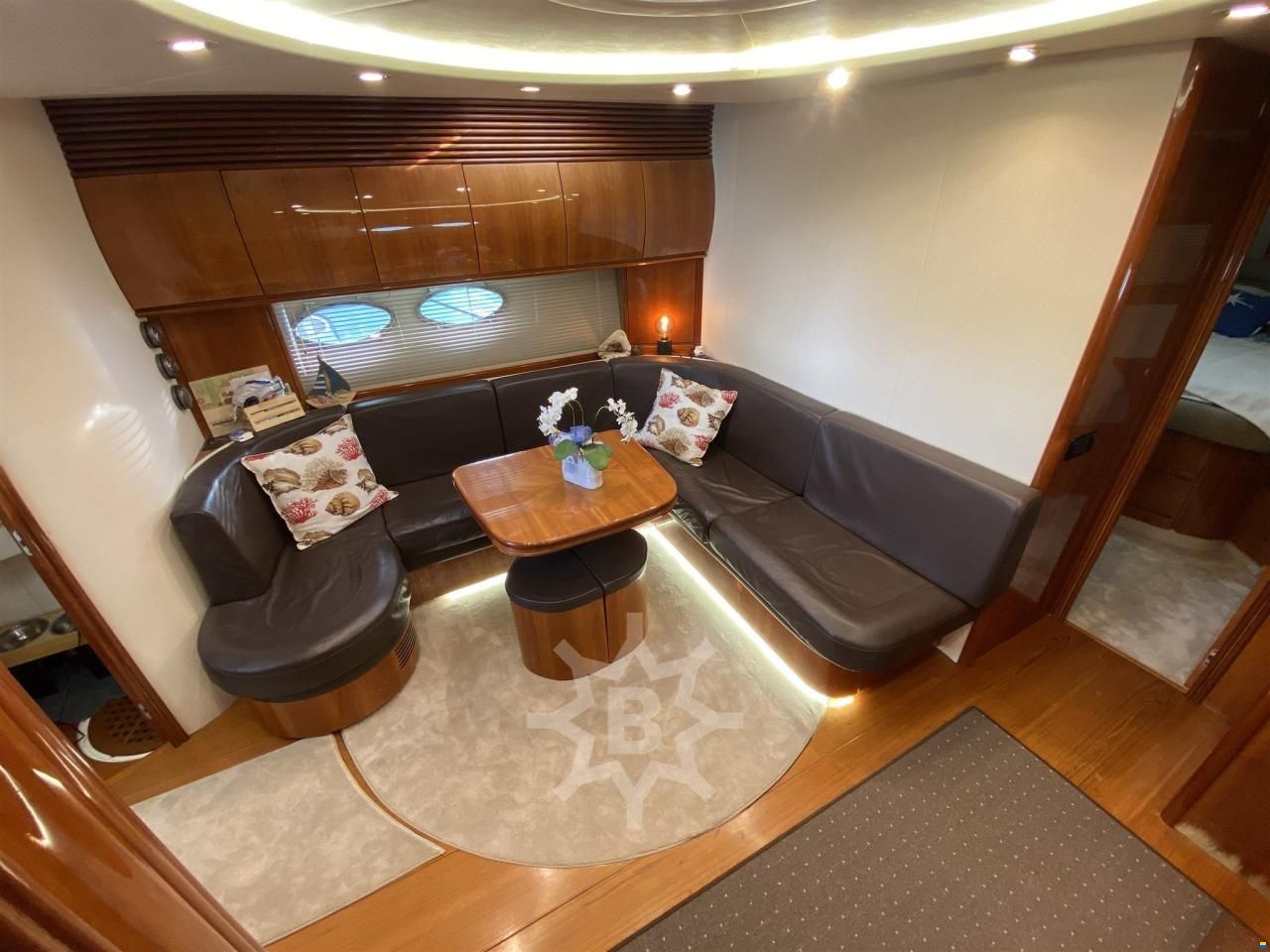 Pershing 54'