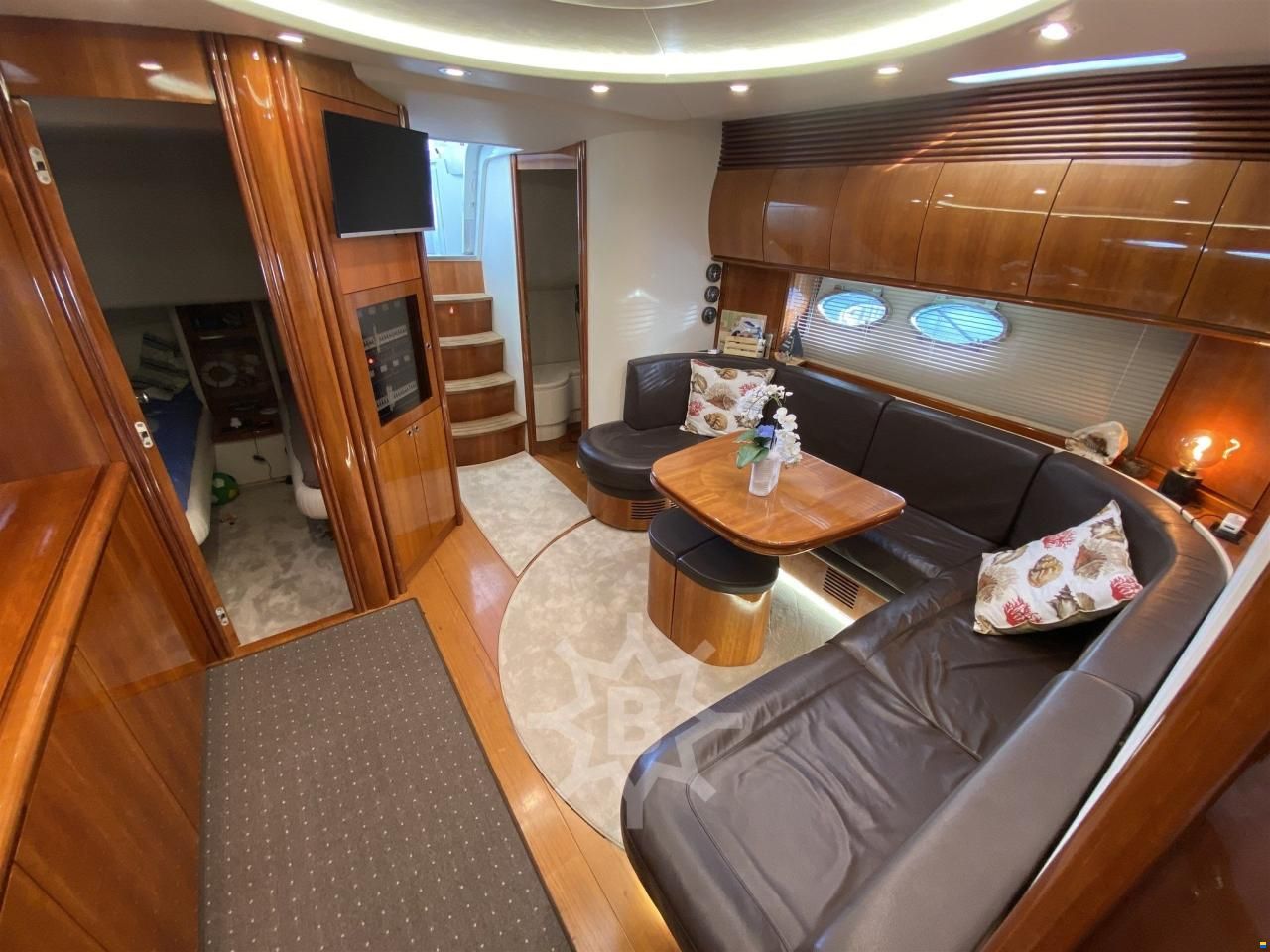 Pershing 54'