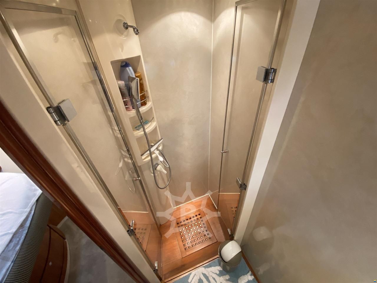 Pershing 54'