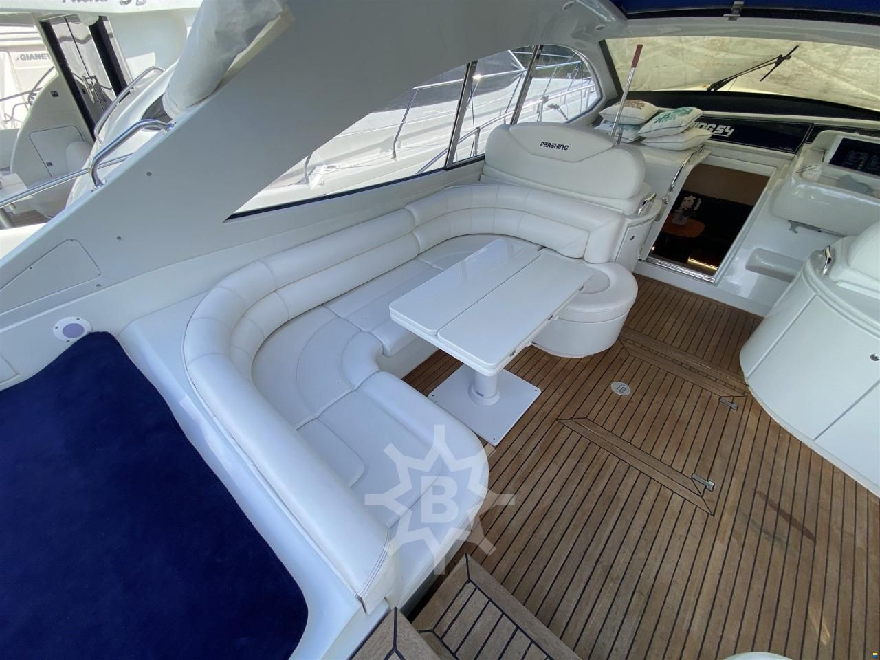 Pershing 54'
