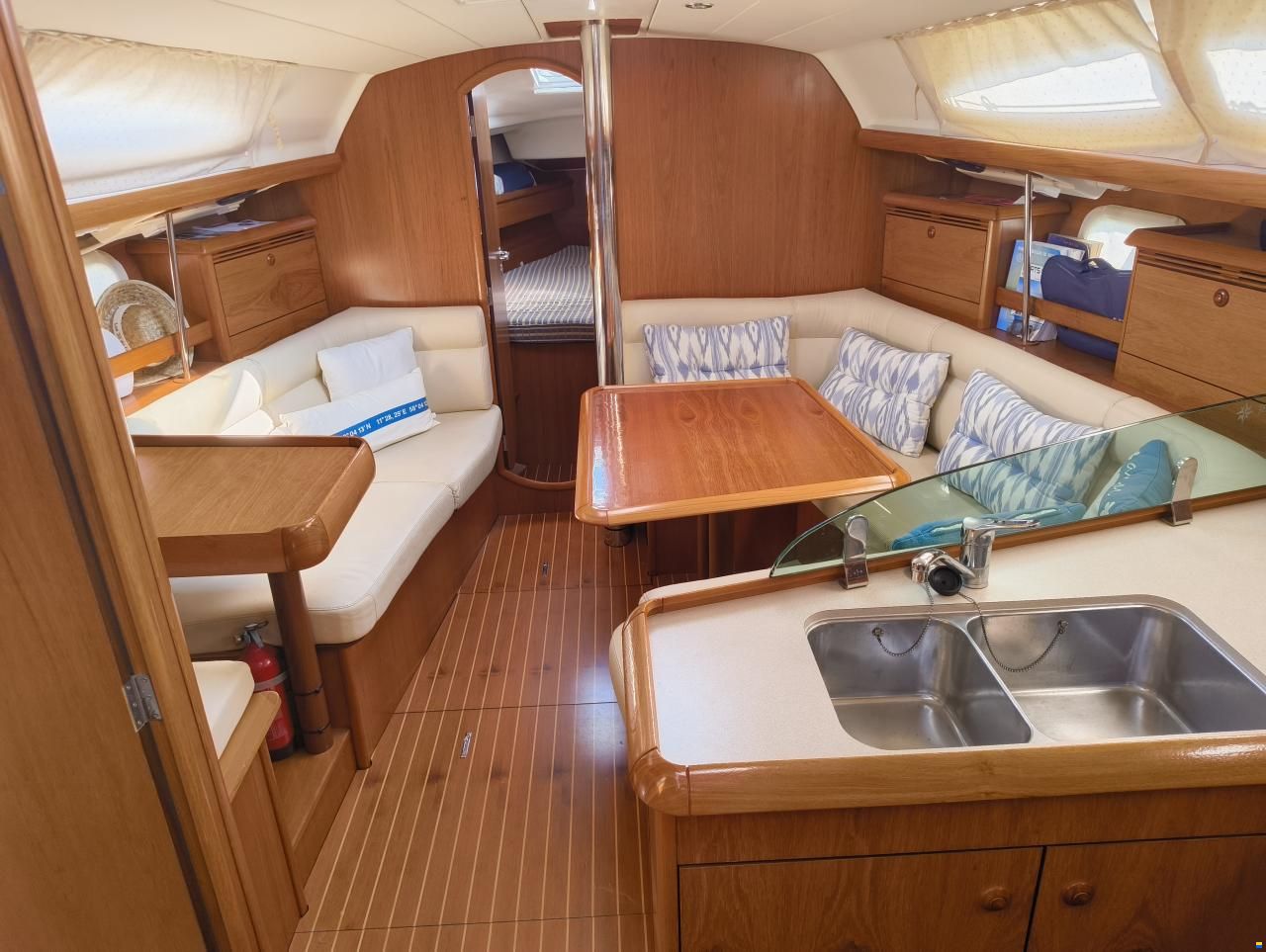 Jeanneau Sun Odyssey 37 Legend