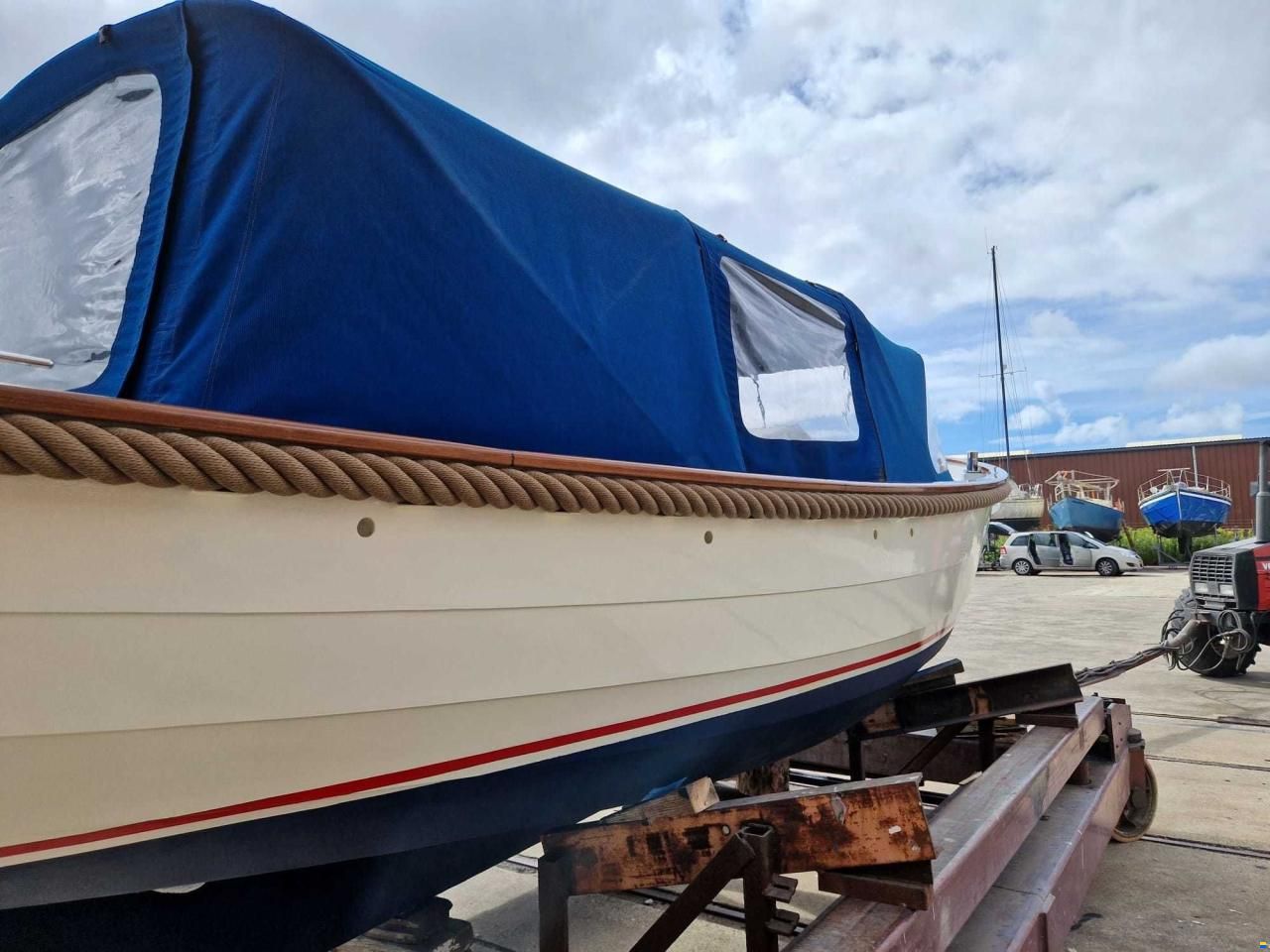Overnaadse Sloep 750