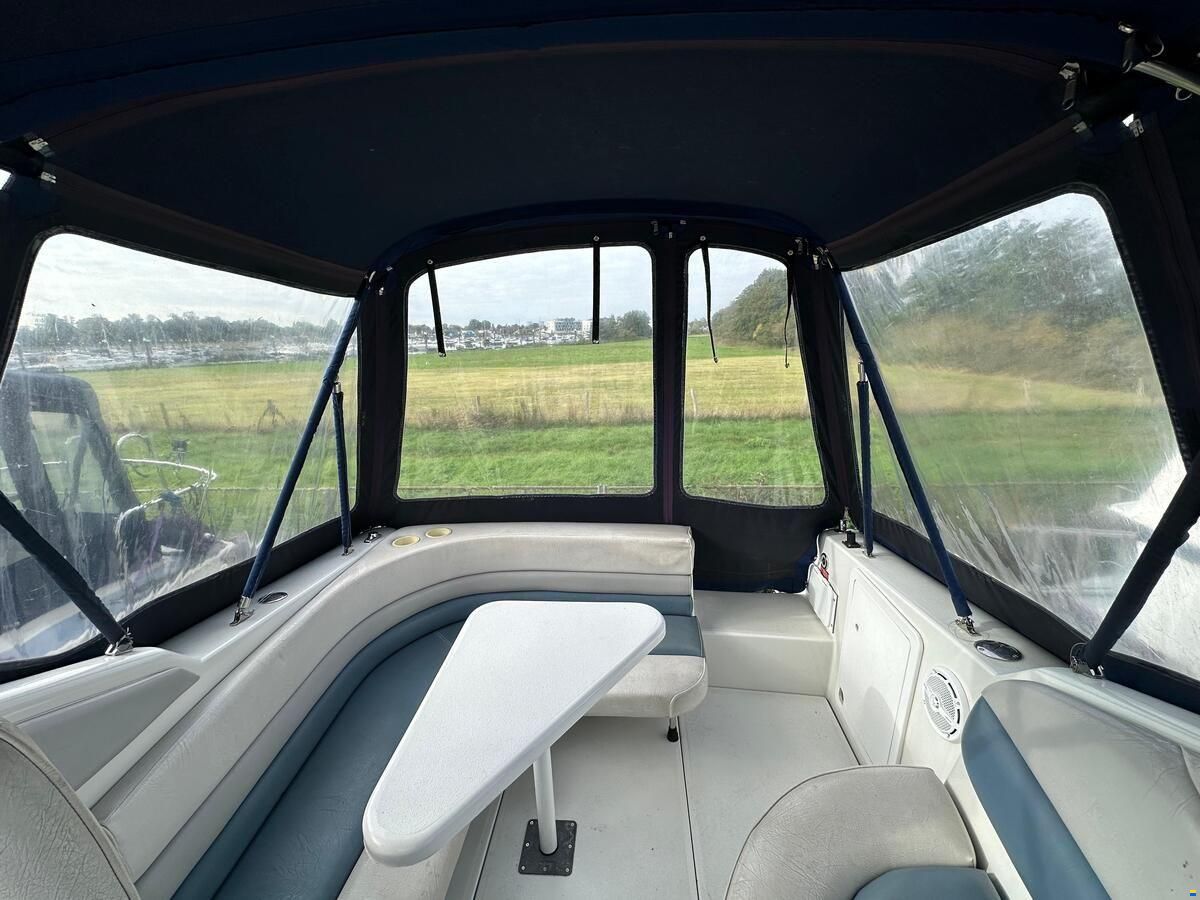 Chris Craft 262 Crowne
