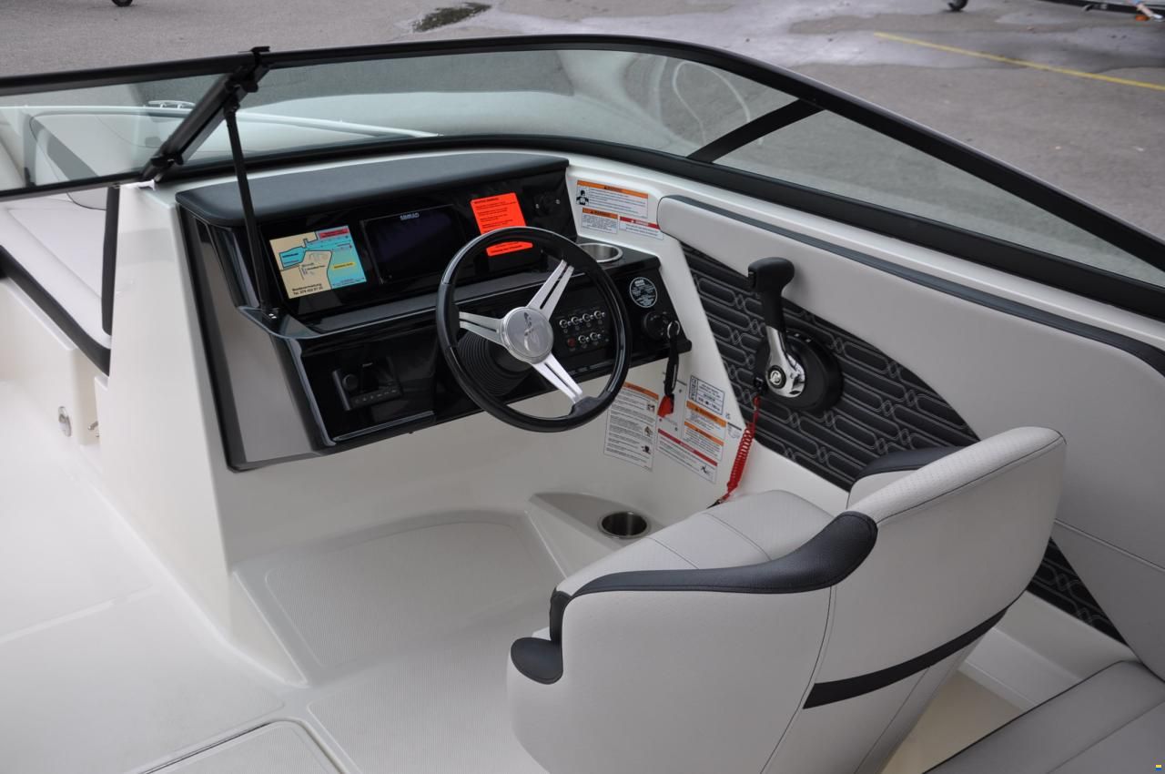 Sea Ray SPX 210 Tower