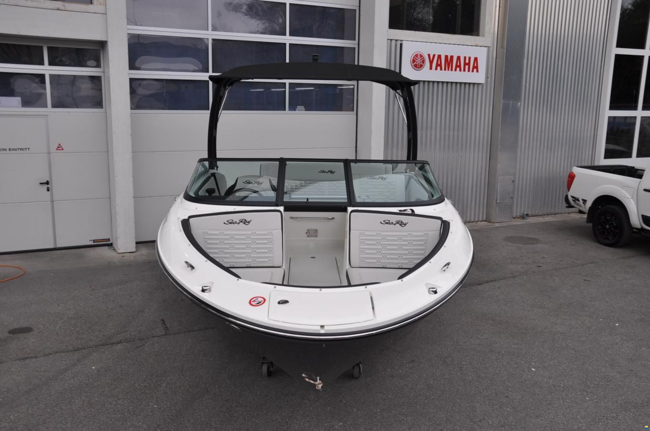 Sea Ray SPX 210 Tower