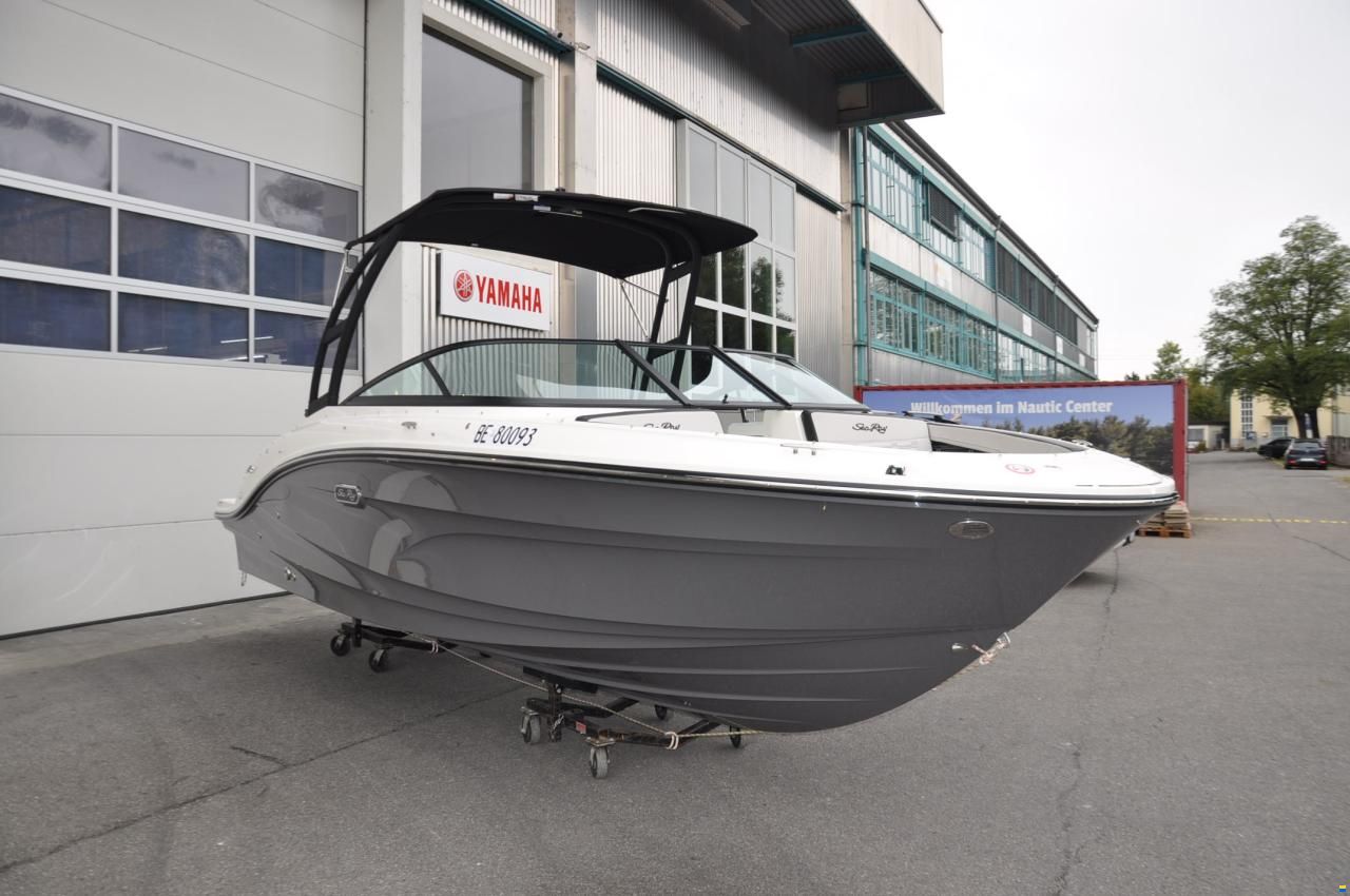 Sea Ray SPX 210 Tower