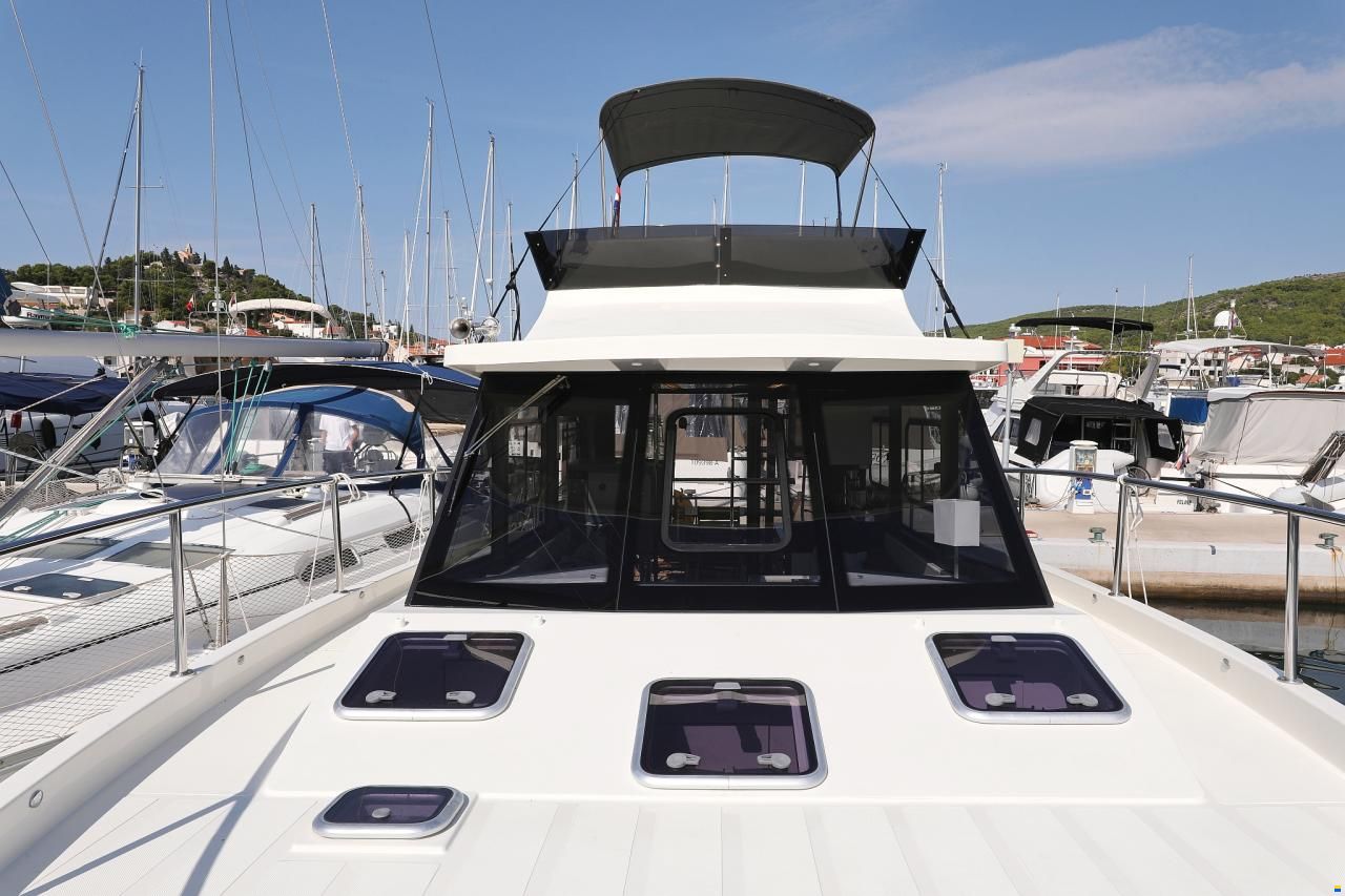 Cobra Futura 40