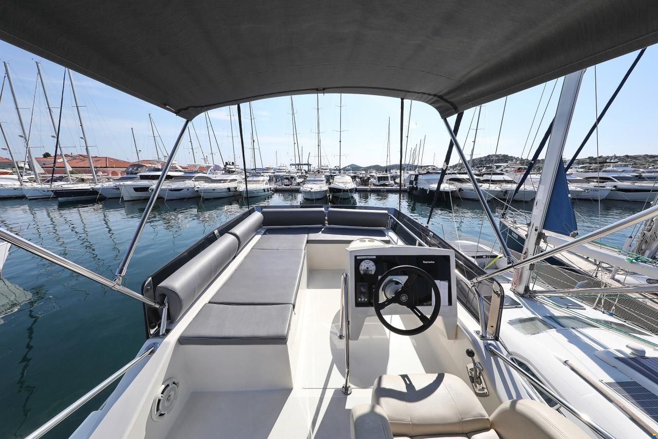 Cobra Futura 40