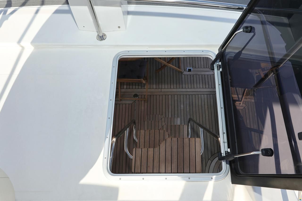 Cobra Futura 40