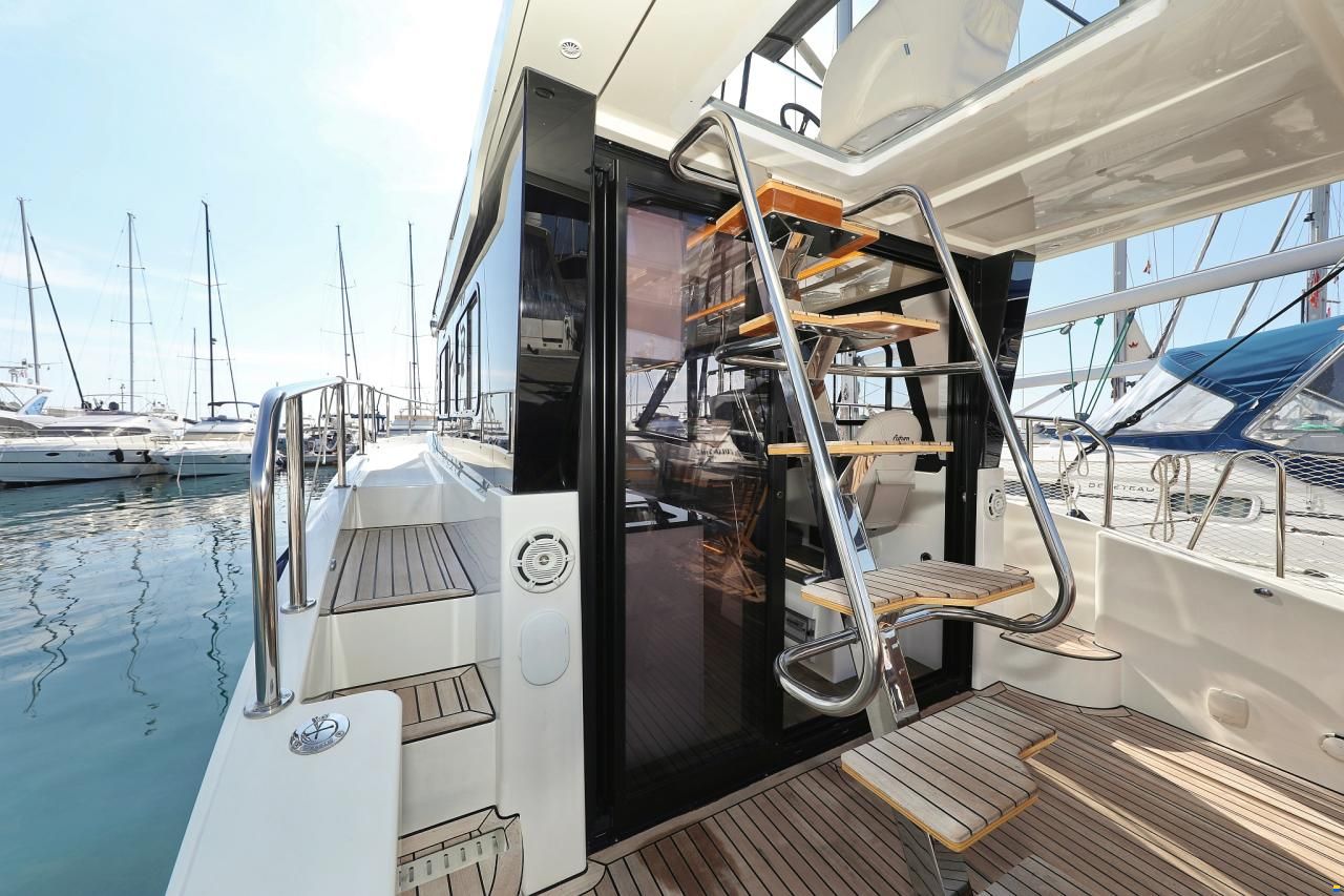 Cobra Futura 40