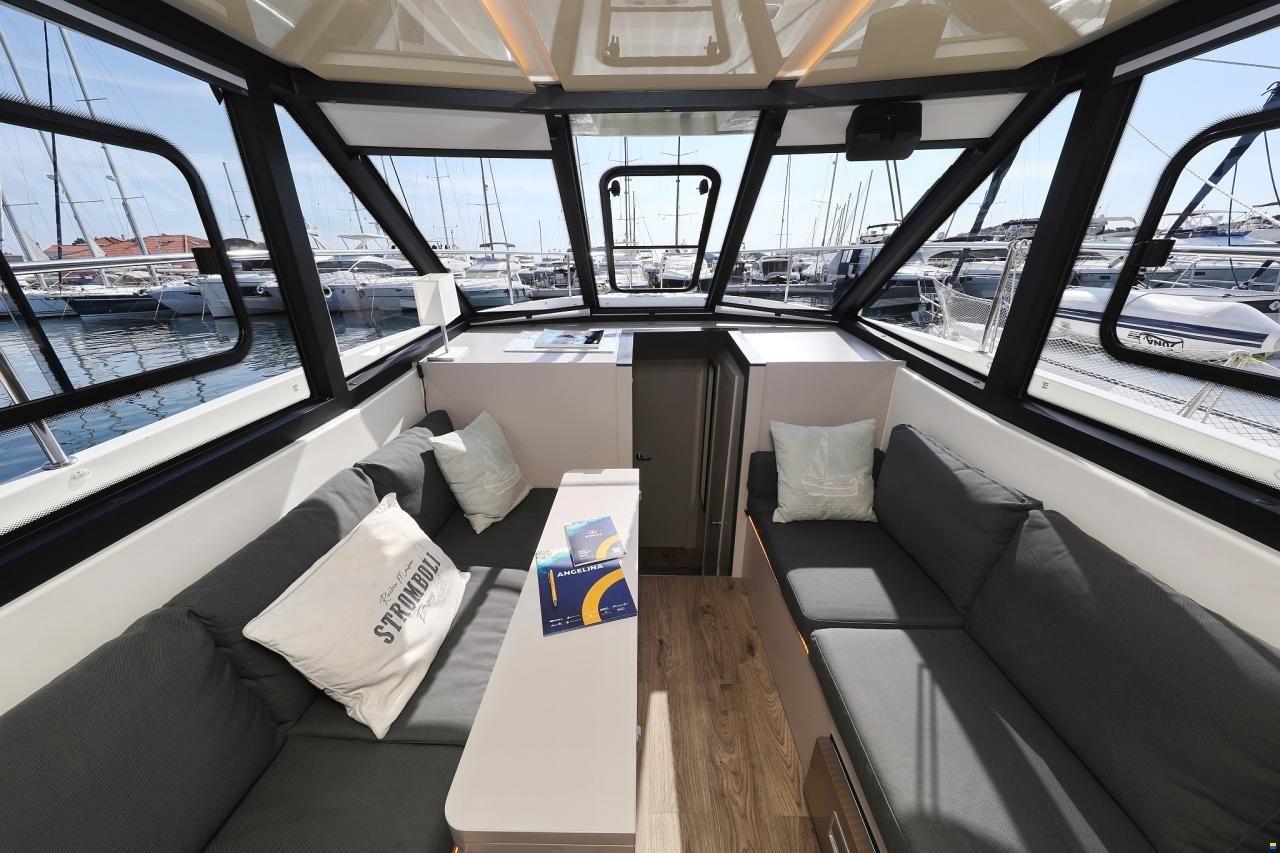 Cobra Futura 40