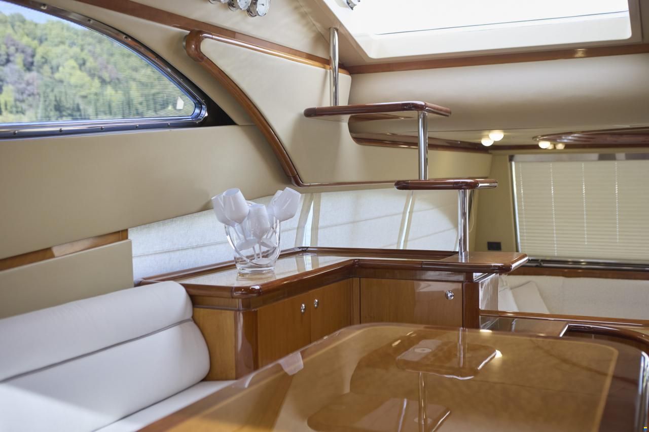 Ferretti 680