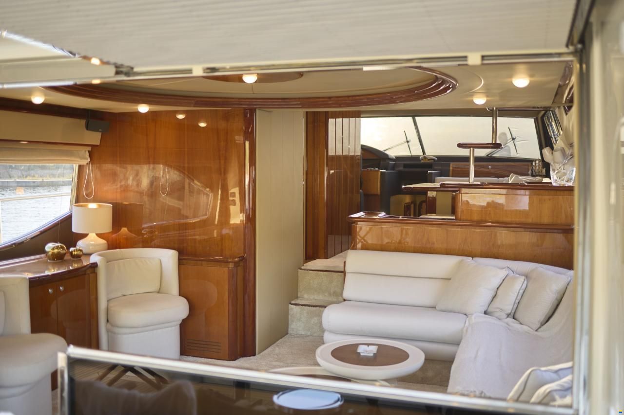 Ferretti 680