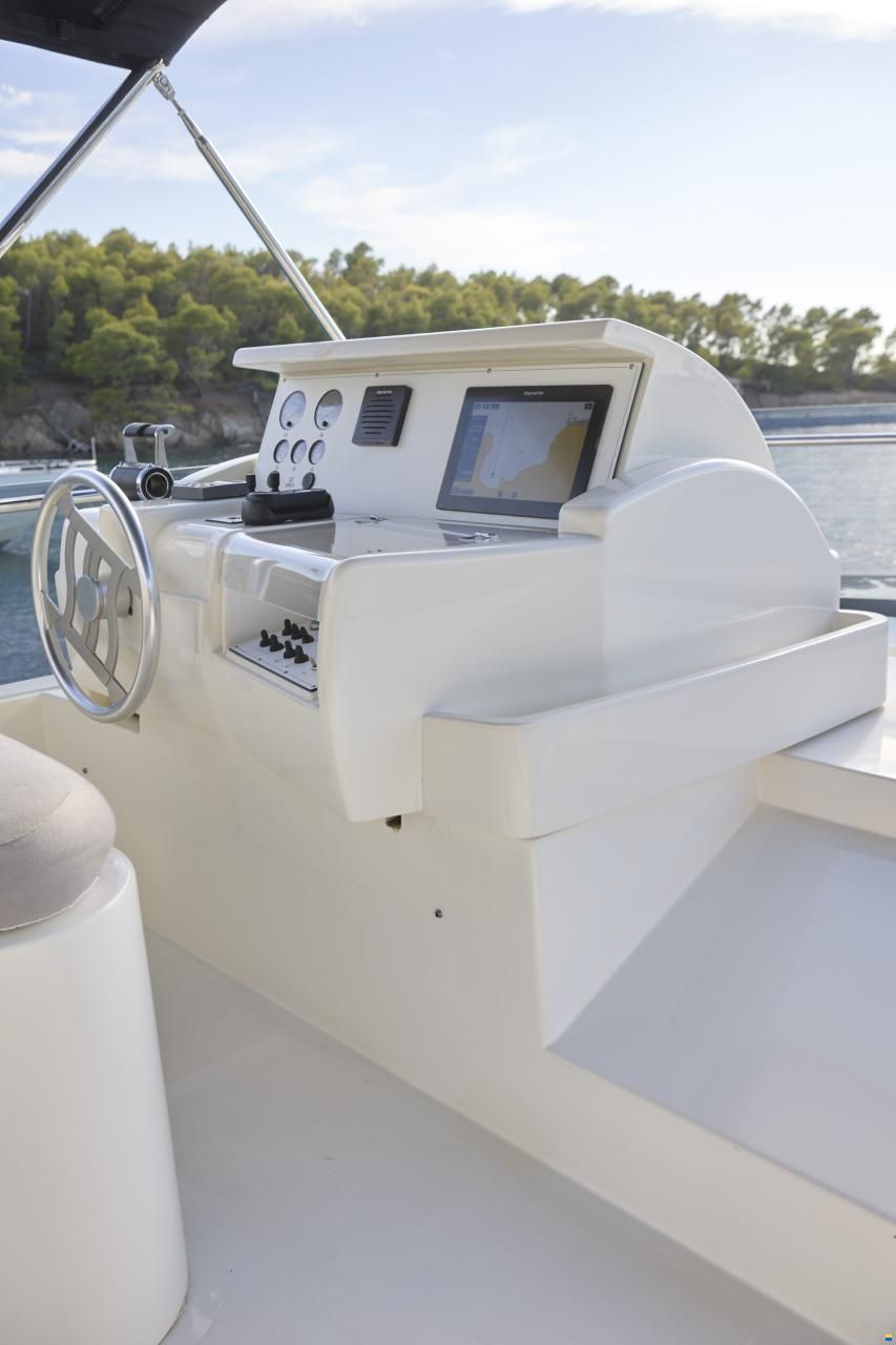 Ferretti 680