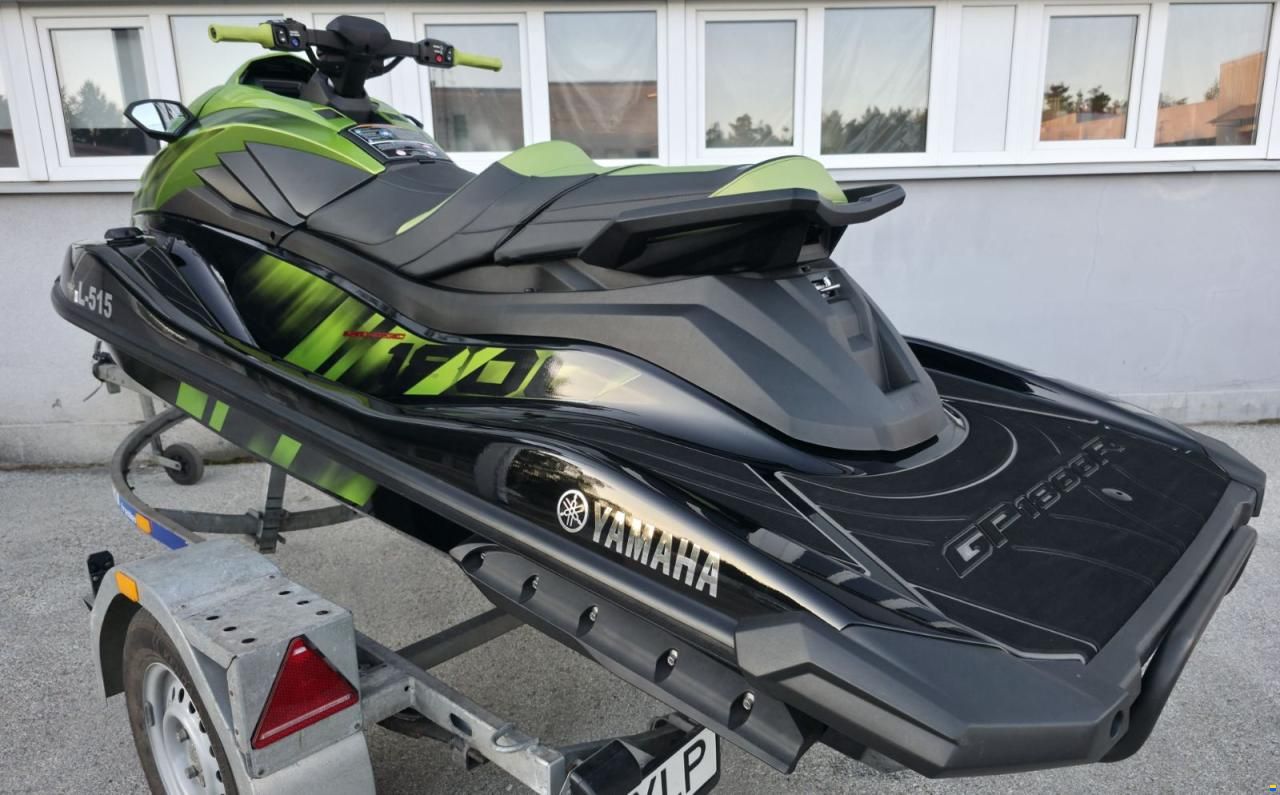 Yamaha WaveRunner GP 1800R SVHO