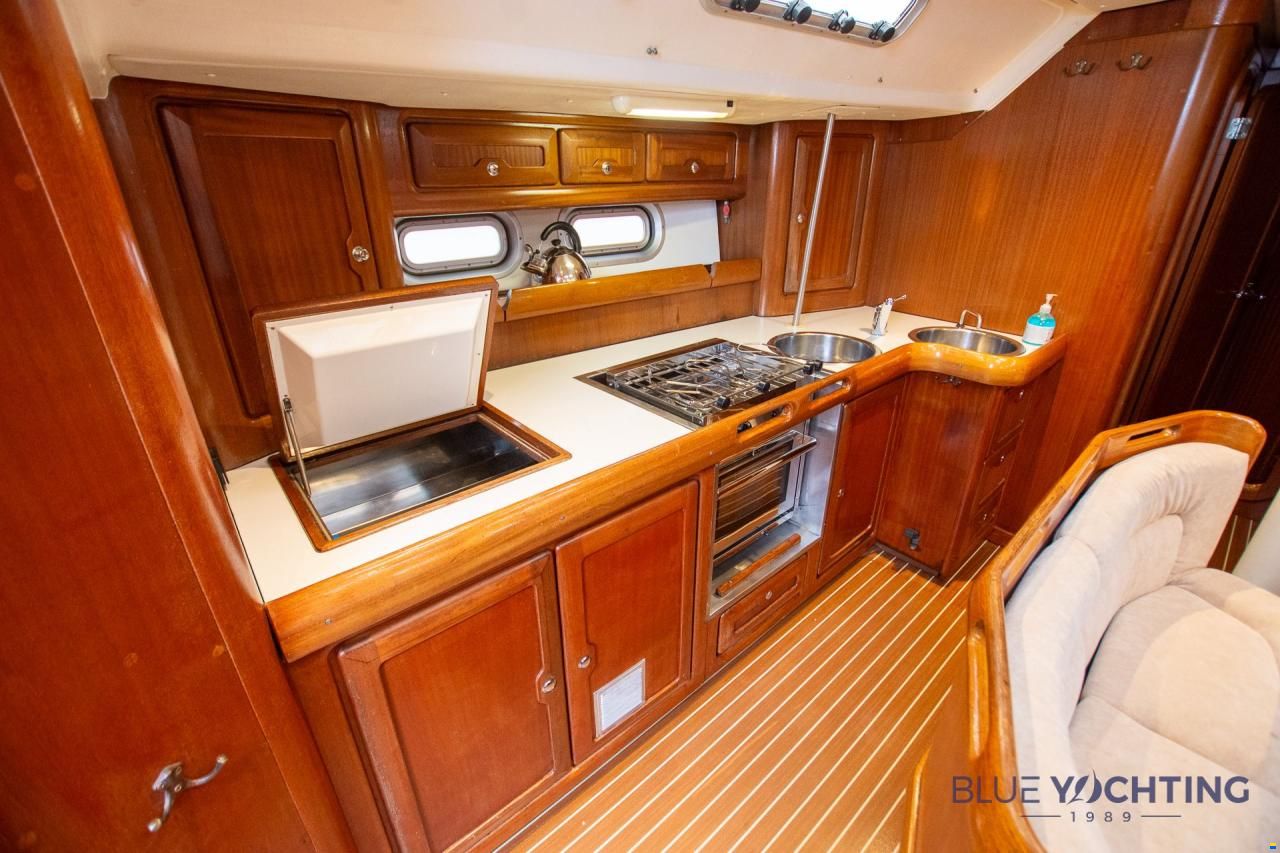 Bavaria 44
