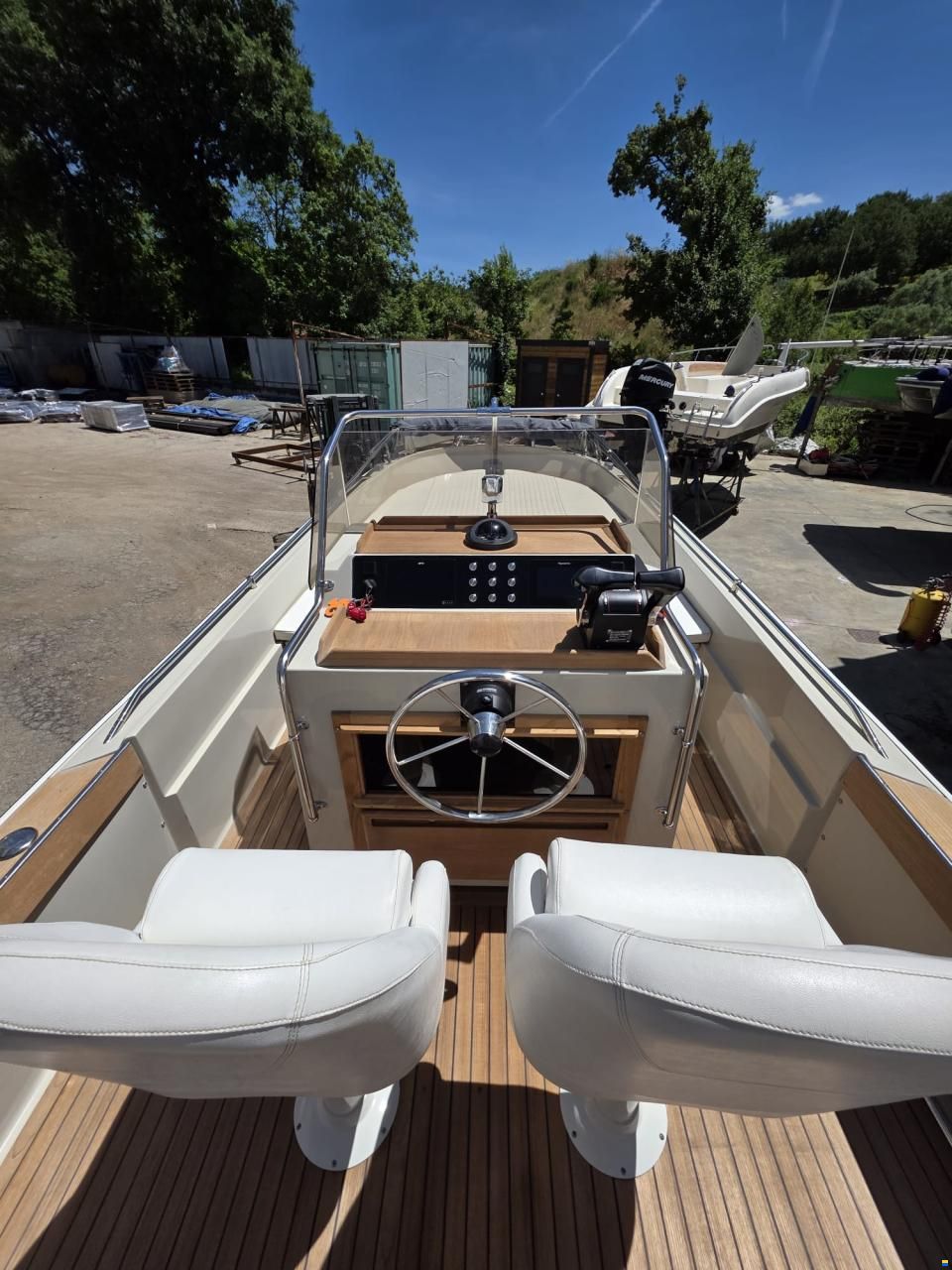 Boston Whaler Outrage 25