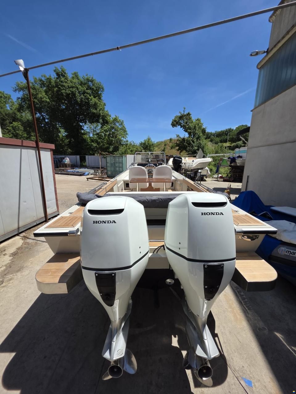 Boston Whaler Outrage 25