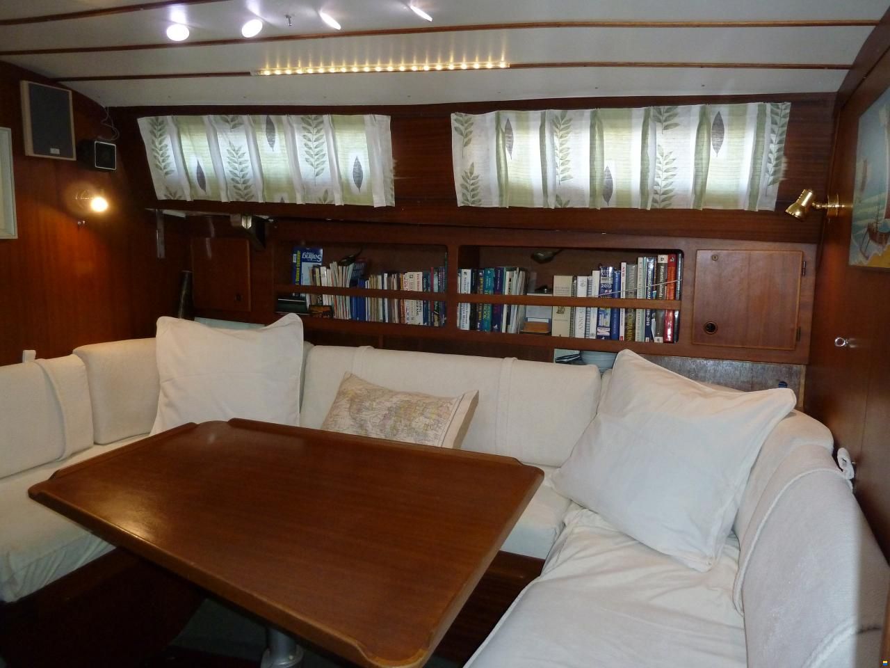 Coronet Elvstrom 38