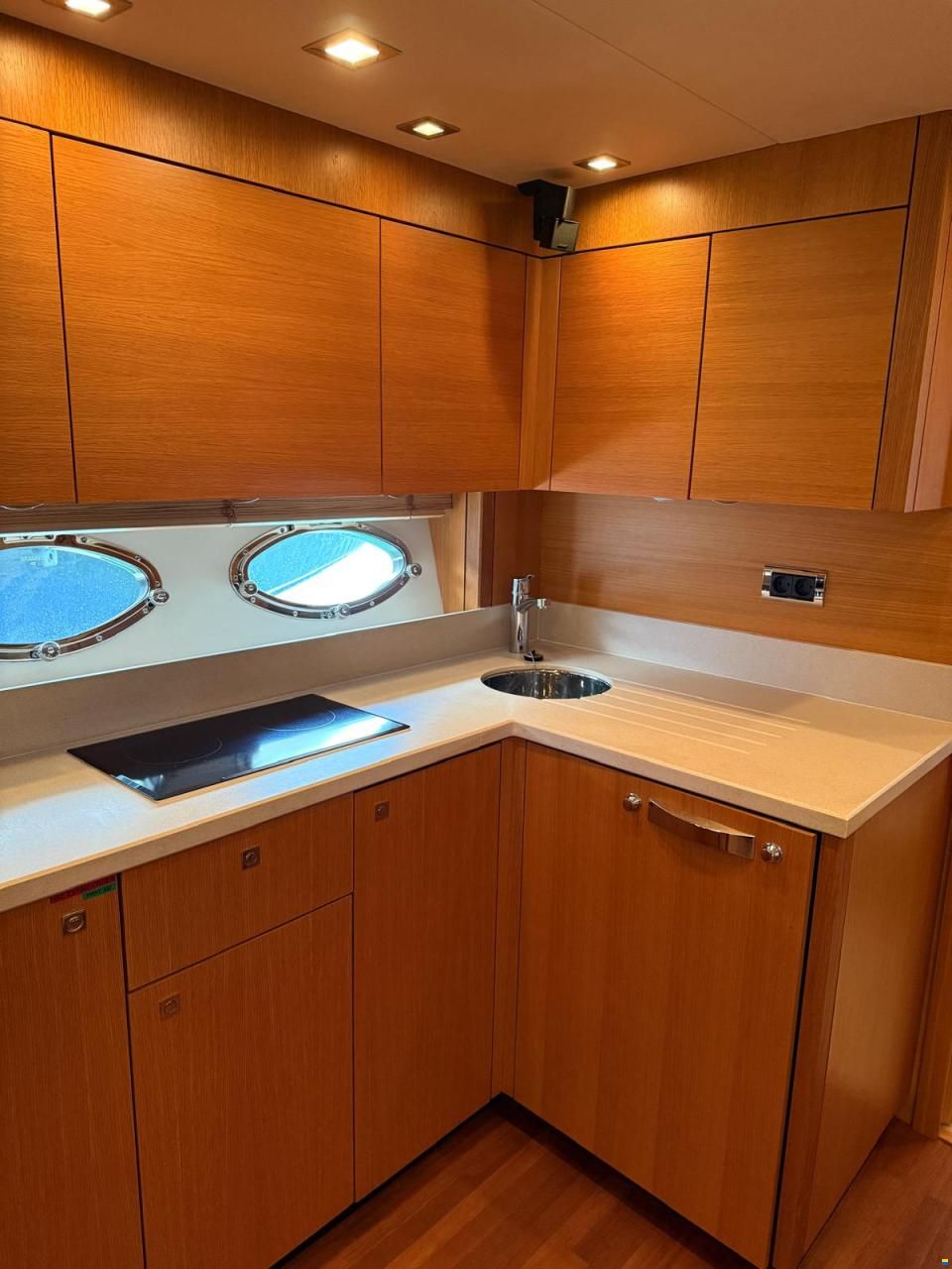 Sunseeker Portofino 48