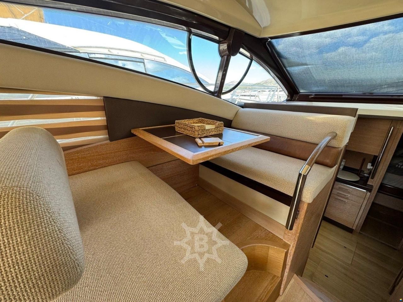 Azimut 47