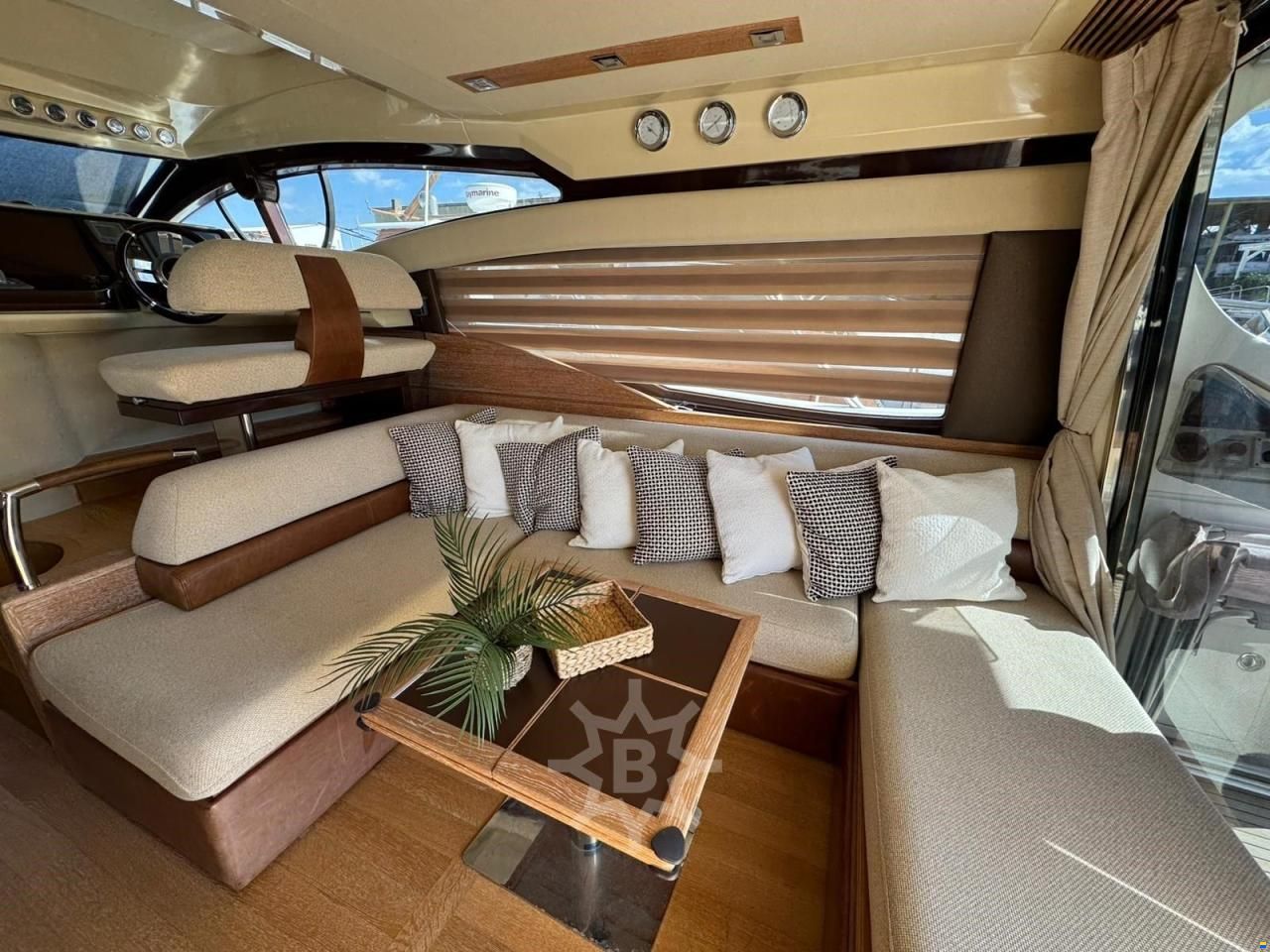 Azimut 47