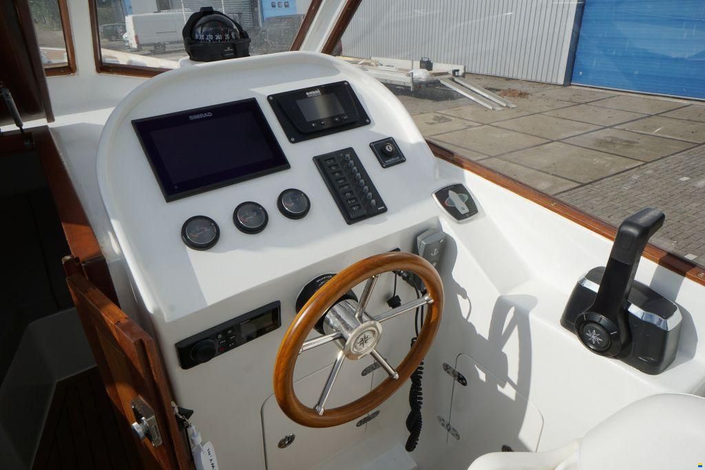 Lobster LB26 Classic Runabout