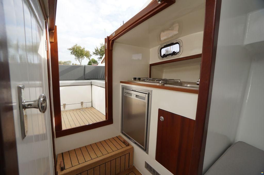 Lobster LB26 Classic Runabout