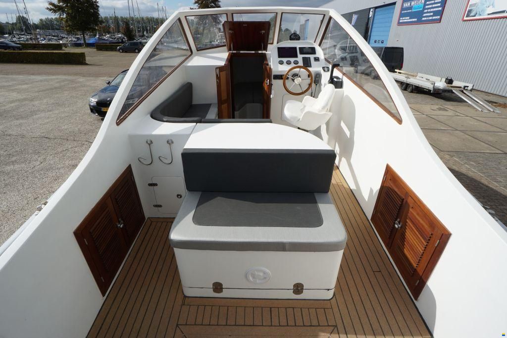 Lobster LB26 Classic Runabout