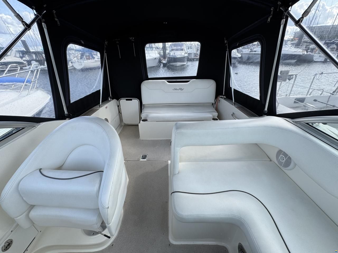 Sea Ray Sundancer 255 DA