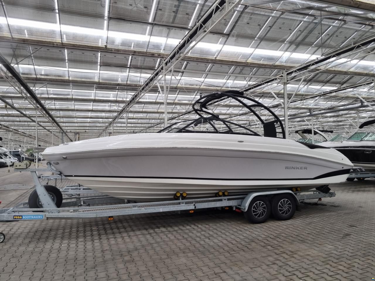 Rinker Q7 BR