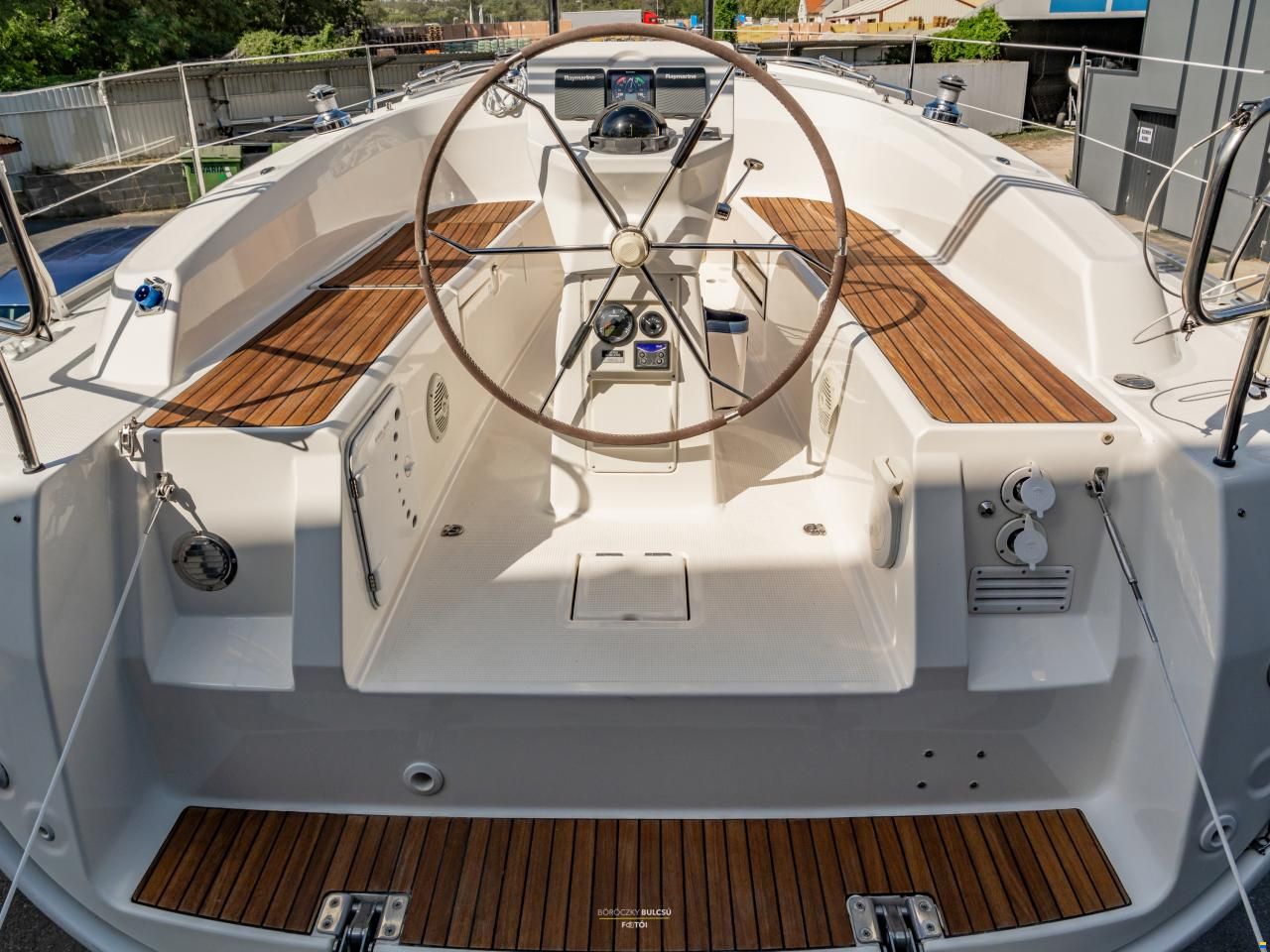 Bavaria CRUISER 32 - 2011