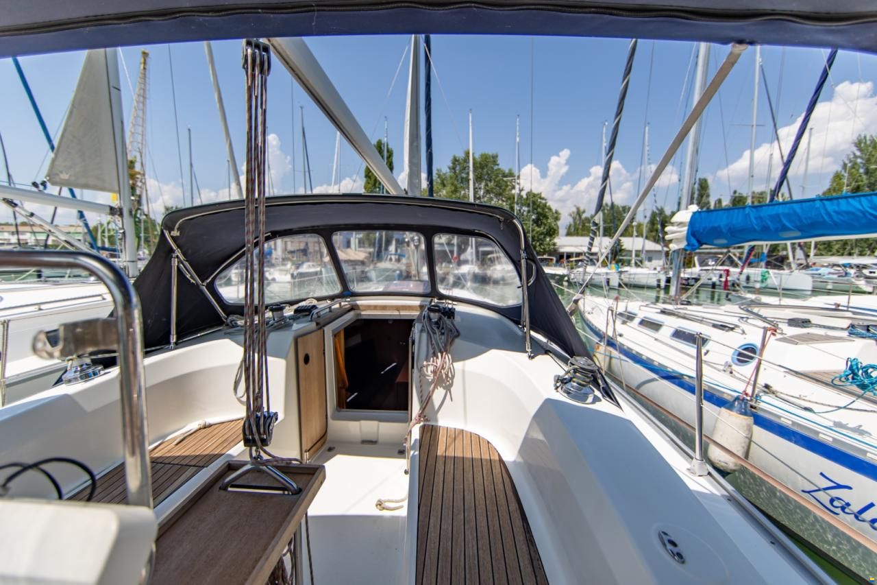Bavaria CRUISER 32 - 2011