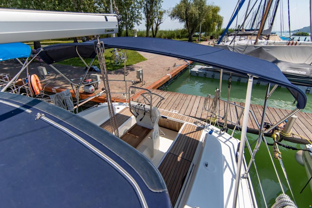 Bavaria CRUISER 32 - 2011
