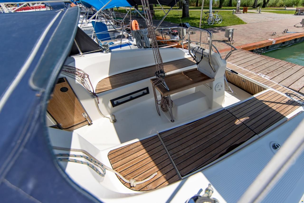 Bavaria CRUISER 32 - 2011